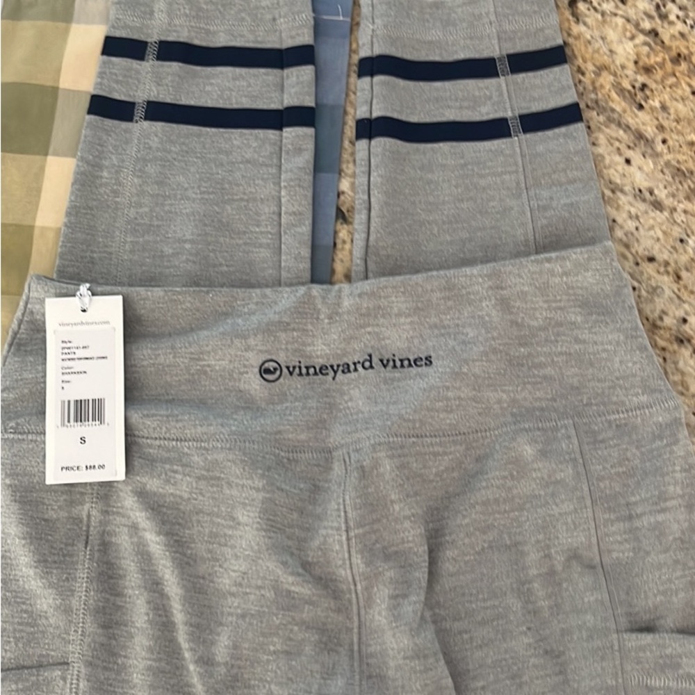 NWT Vineyard Vines performance leggings S